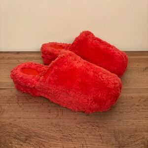 UGG Fuzz Sugar Clog Red Current Women Size 9 Plush Slip-On Platform Casual Comfy